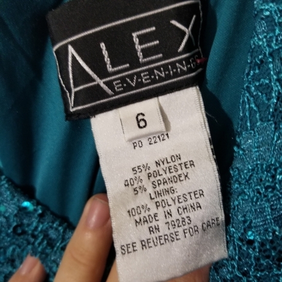 Alex Evenings Short Sleeve Mini Pintucked Sequins Teal Event Dress Size 6 - Picture 2 of 10